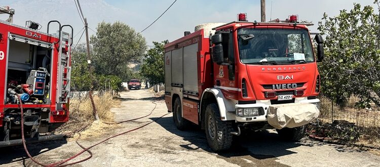 Φωτιά σε εργοστάσιο πλαστικών στη Ριτσώνα – Δείτε βίντεο