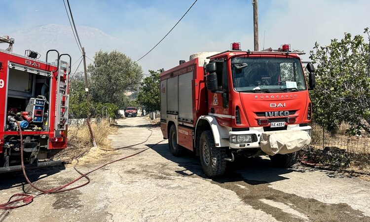 35 αγροτοδασικές φωτιές το τελευταίο εικοσιτετράωρο, σύμφωνα με την Πυροσβεστική
