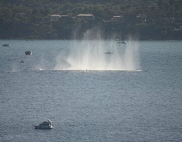 Τραγωδία στη Γαλλία κατά τη διάρκεια επίδειξης: Αεροσκάφος κατέπεσε στη θάλασσα – Νεκρός ο πιλότος