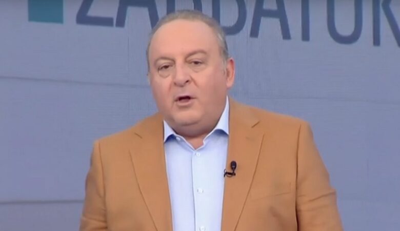 Καμπουράκης: «Πάρτε κανένα τηλέφωνο, να μας πείτε μια καλημέρα, να μας βρίσετε ό,τι γουστάρετε»