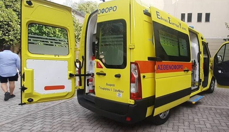 Στο νοσοκομείο μεταφέρθηκε πεζή που συγκρούστηκε με…πεζό στα Χανιά
