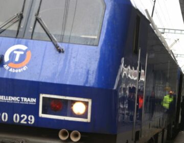 Τρένο παρέσυρε όχημα σε αφύλακτη διάβαση στο Σουφλί