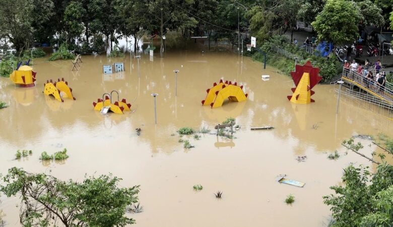 Στο έλεος του τυφώνα Γιάγκι το Βιετνάμ – Έφτασαν τους 143 οι νεκροί