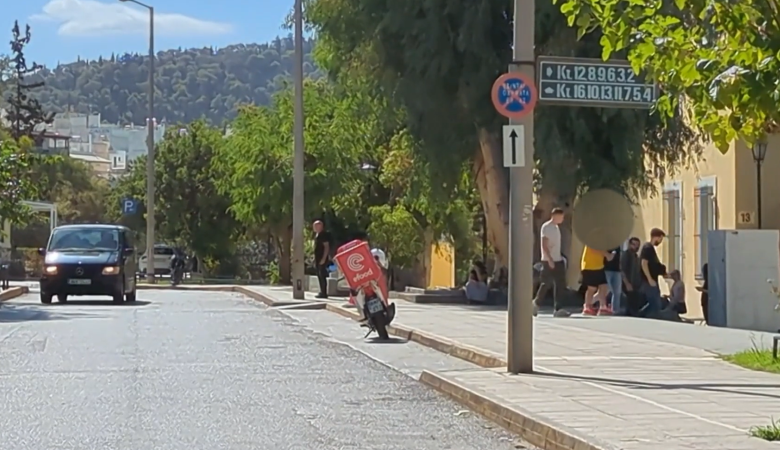 Δολοφονία στη Νέα Σμύρνη: Ποινική δίωξη στην αδελφή του θύματος για ανθρωποκτονία από πρόθεση