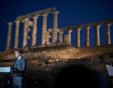 Φωταγωγήθηκε ο ναός του Ποσειδώνα στο Σούνιο