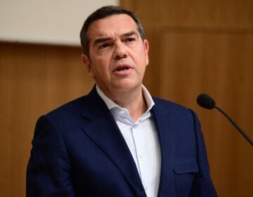 Με αιχμές κατά Κασσελάκη η ομιλία Τσίπρα στην τελετή απονομής του βραβείου Ειρήνης «Νίκος Νικηφορίδης»