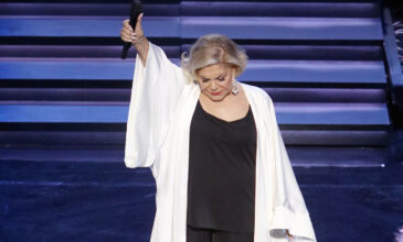 Ο πολιτικός κόσμος τίμησε την εμβληματική ερμηνεύτρια Μαρινέλλα – Αναγνώρισαν τη συνεισφορά της στην ελληνική μουσική και τον πολιτισμό