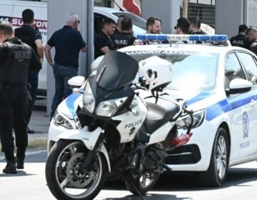 Συνελήφθησαν 9 άτομα που κρατούσαν ομήρους Μαροκινούς – Τους ξυλοφόρτωναν και ζητούσαν χρήματα για να τους αφήσουν