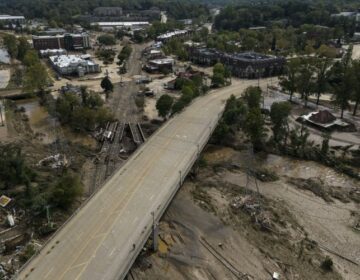 Λευκός Οίκος: Έως και 600 ζωές μπορεί να έχουν χαθεί μετά το πέρασμα του τυφώνα Ελίν