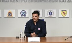 Κικίλιας για την μεγάλη φωτιά στην Κορινθία: Αντιμετωπίζουμε μια πολύ δύσκολη κατάσταση – Δεν περιμέναμε τέτοια περίοδο να έχουμε πυρκαγιές