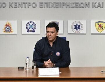 Κικίλιας για την μεγάλη φωτιά στην Κορινθία: Αντιμετωπίζουμε μια πολύ δύσκολη κατάσταση – Δεν περιμέναμε τέτοια περίοδο να έχουμε πυρκαγιές