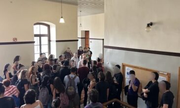 Αστυνομική επιχείρηση για τον απεγκλωβισμό του πρύτανη του ΑΠΘ