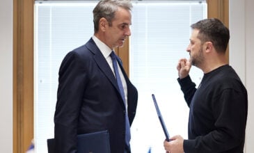 Τηλεφωνική επικοινωνία Μητσοτάκη με Ζελένσκι για τις εξελίξεις στον πόλεμο