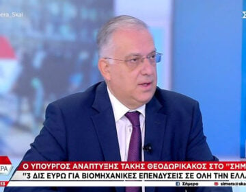 Θεοδωρικάκος: «Πέρυσι ο πληθωρισμός στα τρόφιμα ήταν στο 10,4%, σήμερα στο 3%»