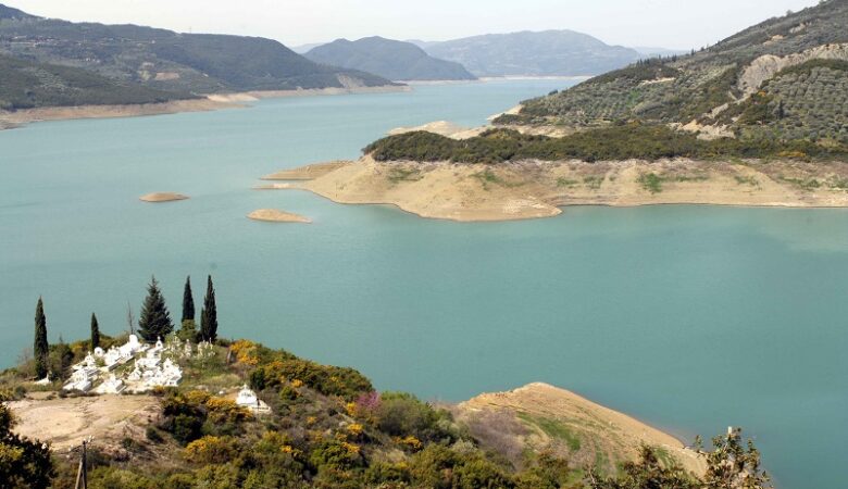 Συναγερμός στην ΕΥΔΑΠ για την αντιμετώπιση της λειψυδρίας στην Αττική – Πόσο επαρκούν τα αποθέματα νερού