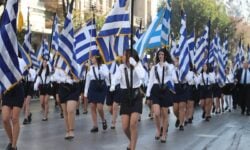 Ολοκληρώθηκε η μαθητική παρέλαση στην Θεσσαλονίκη – Γέμισε νιάτα και περηφάνια η Τσιμισκή