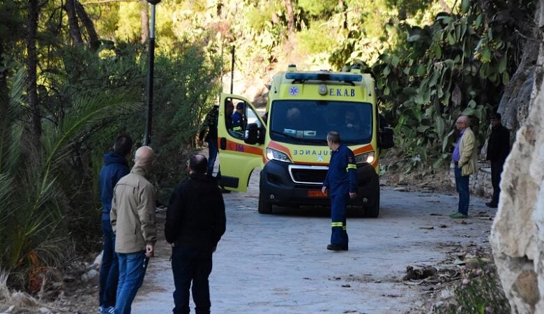 Νεκρός 52χρονος που καταπλακώθηκε από υπόστεγο στην αυλή του σπιτιού του