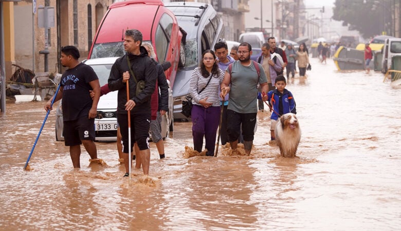 Πώς εξηγείται η θεομηνία που έπληξε την Ισπανία – Το ακραίο καιρικό φαινόμενο «DANA», στους 95 οι νεκροί – Συγκλονίζουν οι μαρτυρίες Ελλήνων της Βαλένθια