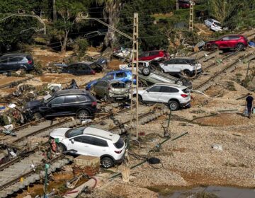 «Πλημμύρες του αιώνα» στην Ισπανία: «Μάχη» με το χρόνο των συνεργείων διάσωσης για τον εντοπισμό αγνοουμένων