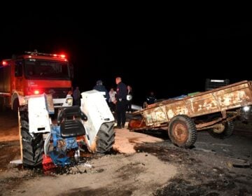 Σοκαρισμένη η Λάρισα από το τρομακτικό τροχαίο με δύο νεκρούς και δύο τραυματίες στη επαρχιακή οδό της Αγιάς