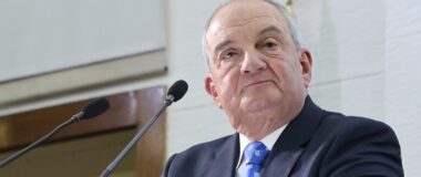 Καραμανλής στη ΣΕΚΕ: «Οφείλουμε να είμαστε ιδιαίτερα ευαίσθητοι και δεκτικοί απέναντι στους Έλληνες αγρότες και κτηνοτρόφους»