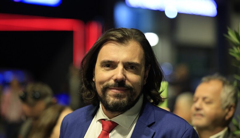 Πέτρος Παππάς: «Στο συνέδριο του ΣΥΡΙΖΑ έσβησαν τα φώτα της Δημοκρατίας και άναψαν τα φώτα των μπουζουκιών»