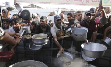 «Μόνο ο θάνατος μπορεί να δώσει τέλος στα δεινά μας», λέει Παλαιστίνια μητέρα που πασχίζει να ταΐσει τα επτά παιδιά της στην Γάζα