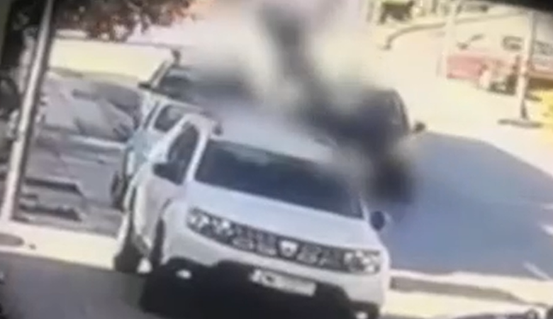Σοκαριστικό βίντεο-ντοκουμέντο από το θανατηφόρο χτύπημα πεζού στο Περιστέρι – Αυτοκίνητο εκσφενδόνισε στον αέρα τον 60χρονο