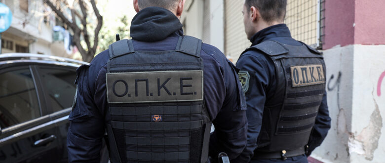 Αστυνομική επιχείρηση σε υπό κατάληψη χώρο και κυλικείο της Νομικής Σχολής Αθηνών