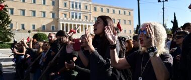 Σε απεργιακό κλοιό η χώρα την Τετάρτη: Ποιοι συμμετέχουν, ποιες είναι οι βασικές διεκδικήσεις – Πώς θα κινηθούν τα Μέσα Μαζικής Μεταφοράς