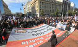 Σε απεργιακό κλοιό η χώρα: Δείτε φωτογραφίες από τις κινητοποιήσεις στο κέντρο της Αθήνας