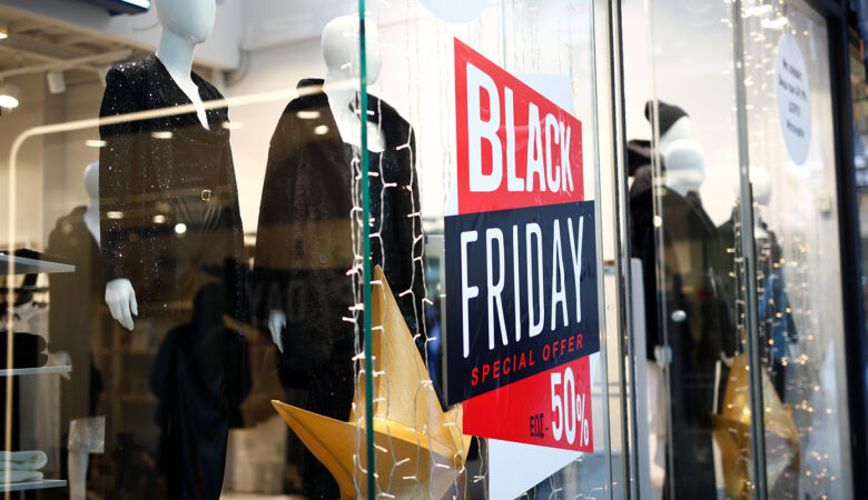 Black Friday: Ανοιχτά τα καταστήματα την Κυριακή 1 Δεκεμβρίου – Το ωράριο λειτουργίας