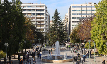 Την Πέμπτη η φωταγώγηση του δέντρου στο Σύνταγμα – «Αυτά τα Χριστούγεννα στην Αθήνα, θα είναι σαν παραμύθι» λέει ο Χάρης Δούκας