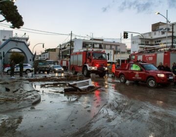 Κακοκαιρία Bora: Απαγόρευση μετακινήσεων στη Ρόδο – Σοβαρά προβλήματα στη Λήμνο – Σε ποιες περιοχές ήχησε το 112