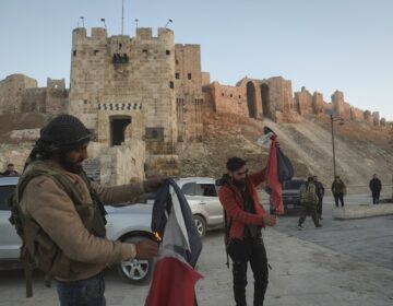 Υποστηριζόμενες από την Τουρκία ομάδες ανταρτών εμπόδισαν τους Κούρδους να θέσουν υπό τον έλεγχό τους νέες περιοχές στη Συρία