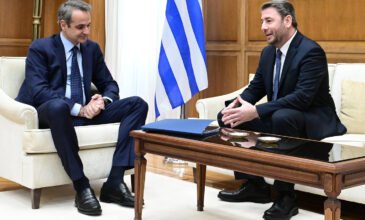 Με τον πρόεδρο του ΠΑΣΟΚ θα συναντηθεί την Τρίτη ο πρωθυπουργός
