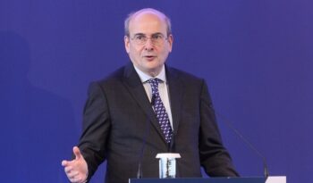 Χατζηδάκης: Tα έξι βήματα που ενίσχυσαν τη διεθνή θέση της χώρας