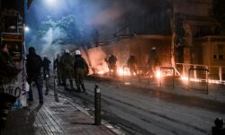 Ένταση στα Εξάρχεια – Έγιναν 14 προσαγωγές