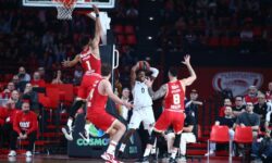 Euroleague: Η Παρί νίκησε τον Ολυμπιακό στο ΣΕΦ