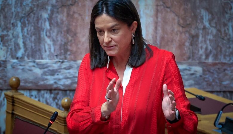 Κεραμέως: Νέες αυξήσεις σε μισθούς, συντάξεις και περαιτέρω μείωση στις ασφαλιστικές εισφορές τον Ιανουάριο