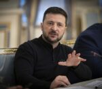 Ζελένσκι: H Ρωσία συγκεντρώνει στρατεύματα στη βορειοανατολική Ουκρανία