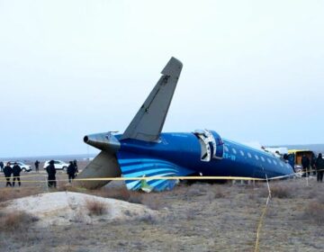 Το αεροπλάνο της Azerbaijan Airlines που συνετρίβη στο Καζακστάν «δέχθηκε εξωτερική φυσική και τεχνική επέμβαση»