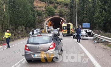 Θανατηφόρα μετωπική σύγκρουση Ι.Χ. με φορτηγό κοντά στην Αράχωβα