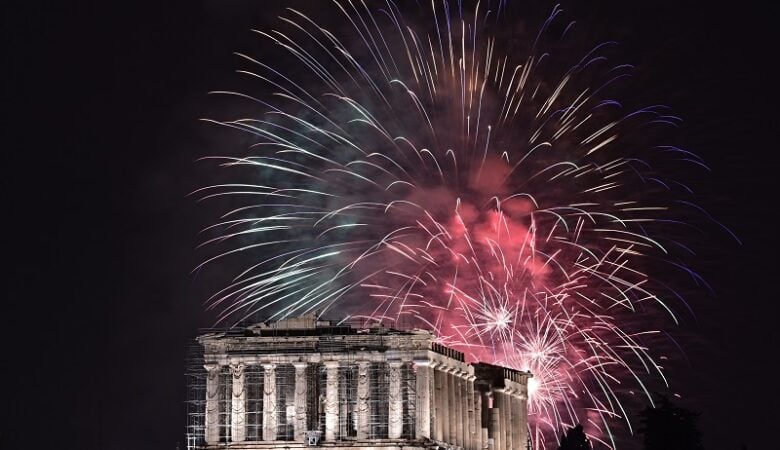 Με αθόρυβα πυροτεχνήματα θα γίνει η αλλαγή του χρόνου στο Σύνταγμα