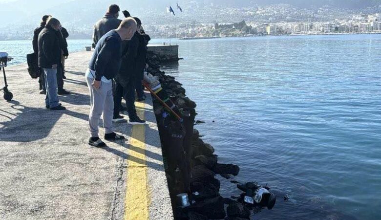 Ερασιτέχνης ψαράς έπεσε με το σκούτερ στη θάλασσα της Μυτιλήνης, αλλά σώθηκε