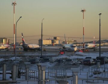 Αεροσκάφος Boeing 737 της Utair πραγματοποίησε αναγκαστική προσγείωση στη Μόσχα