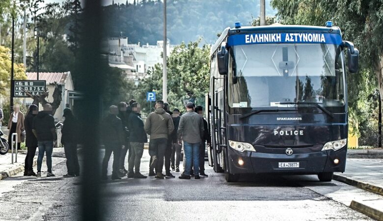 Κύκλωμα προστασίας σε οίκους ανοχής και χαρτοπαικτικές λέσχες: Οι απειλές και η σχέση του ηθοποιού και της 12χρονης από τον Κολωνό