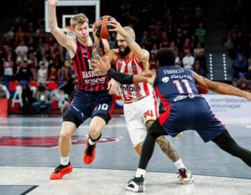 Euroleague: «Ατσάλινος» ο Ολυμπιακός νίκησε μέσα στην Ισπανία την Μπασκόνια στην παράταση