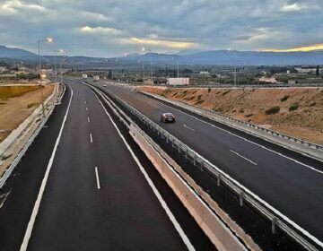 Κυκλοφοριακές ρυθμίσεις από την Κυριακή και για τρεις μήνες στην Ολυμπία Οδό