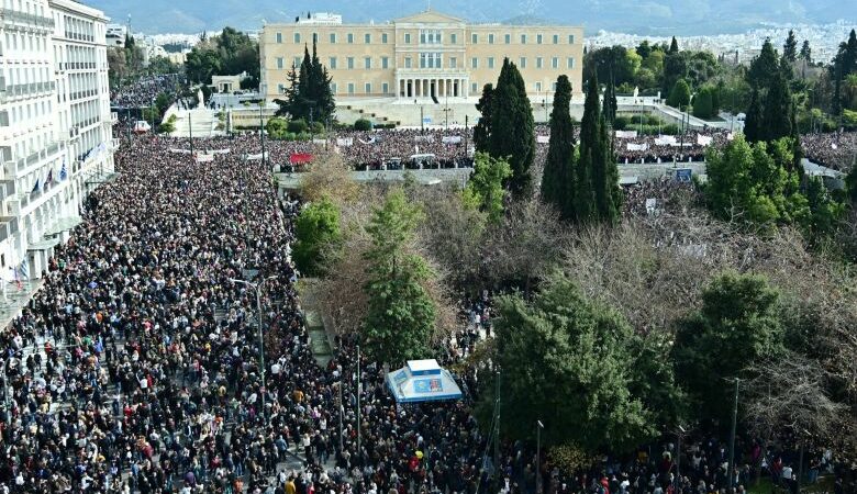 Μεγάλες συγκεντρώσεις διαμαρτυρίας σε όλη την Ελλάδα για το δυστύχημα στα Τέμπη